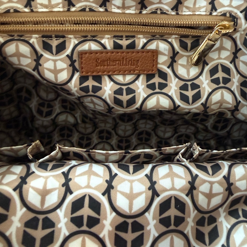 Southern Living Black and Cream Make Up Bag Toiletry Clutch Pouch - Picture 2 of 8